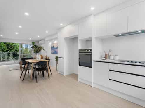 1-7/26 Lancing Road, Sandringham