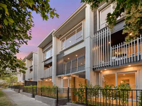 1-7/26 Lancing Road, Sandringham