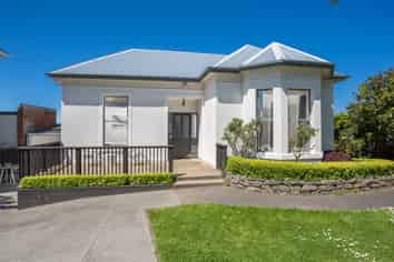 422 Highgate, Roslyn