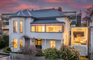 422 Highgate, Roslyn