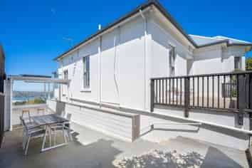 422 Highgate, Roslyn