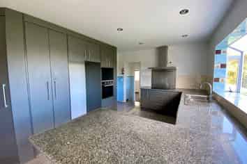 318 Sturges Road, Henderson Valley