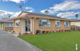 17 Edgewater Parade, Waiuku