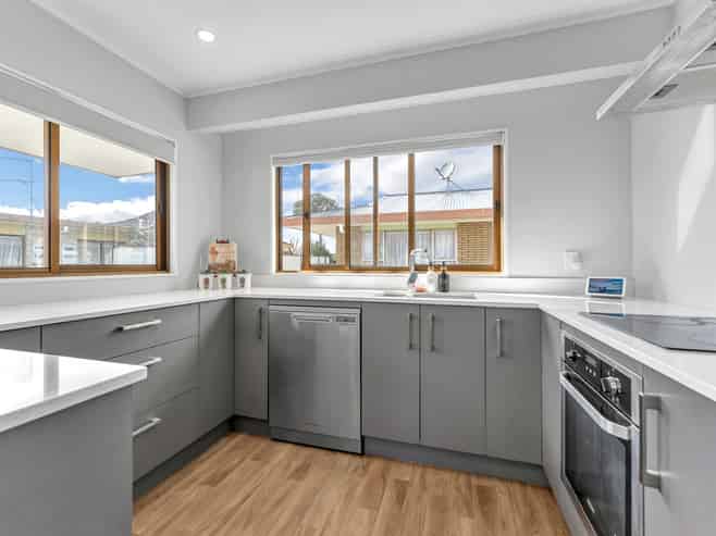 17 Edgewater Parade, Waiuku