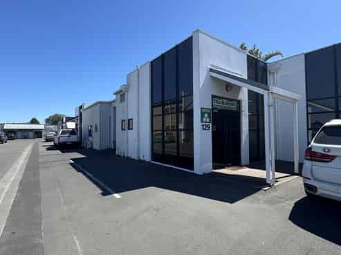 Office and Workshop in One