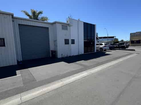 Office and Workshop in One