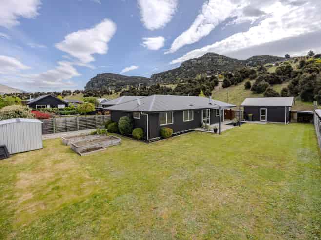 34 Quinnat Street, Albert Town