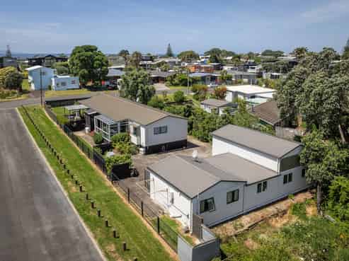 10 Hillview Road, Waihi Beach