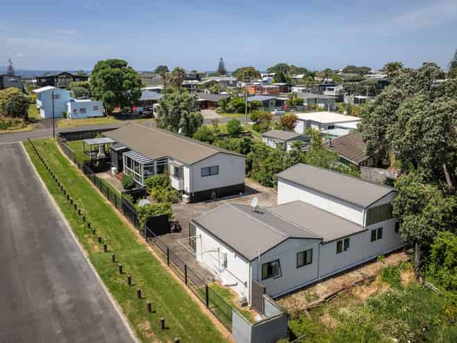10 Hillview Road, Waihi Beach