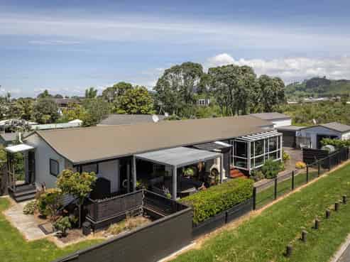 10 Hillview Road, Waihi Beach