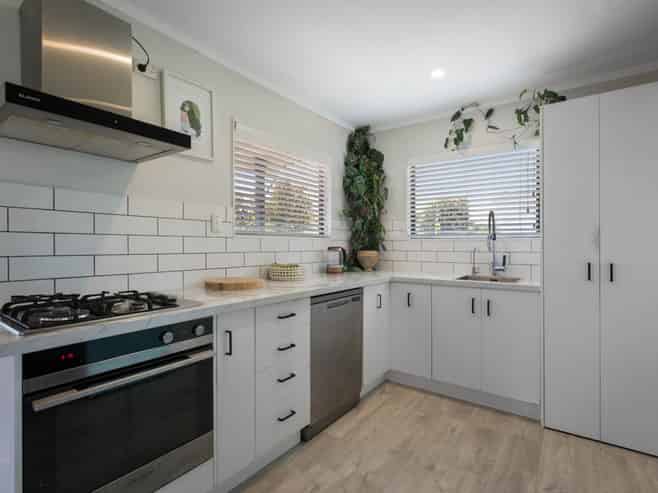 10 Hillview Road, Waihi Beach