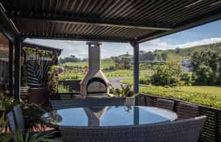 10 Hillview Road, Waihi Beach