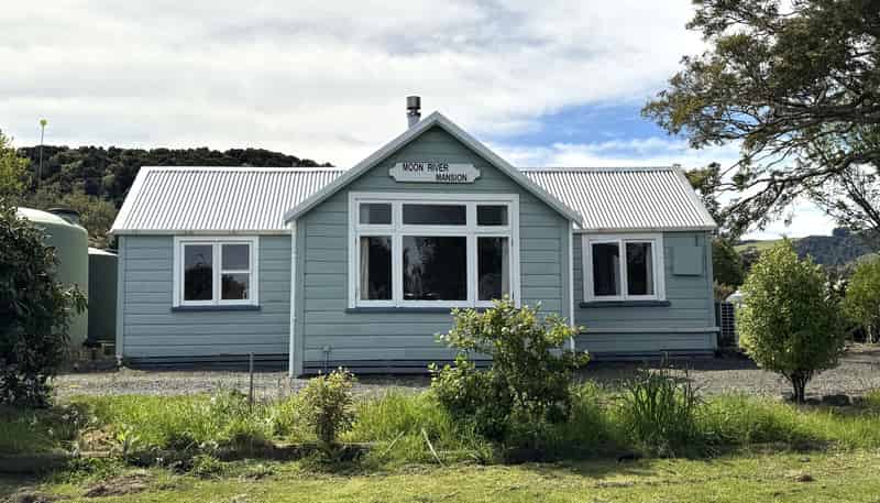 2262 Papatowai Highway, OWAKA