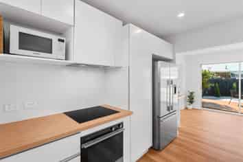 6 Larkhill Place, Russley