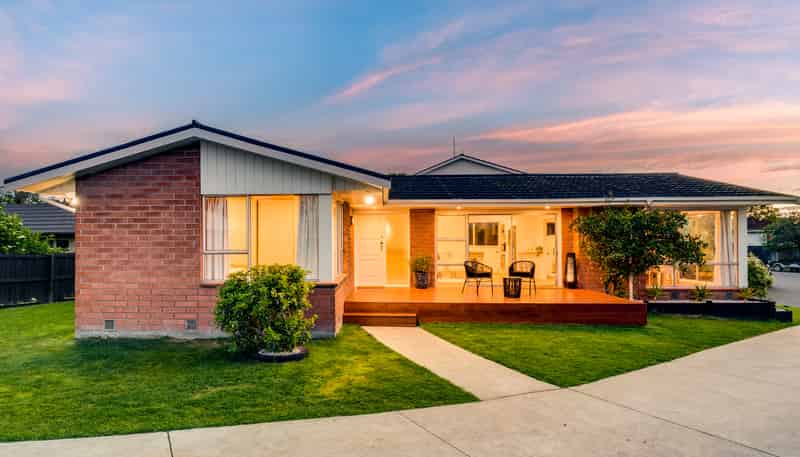 6 Larkhill Place, Russley