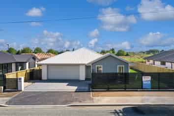 243 Racecourse Road, Allenton