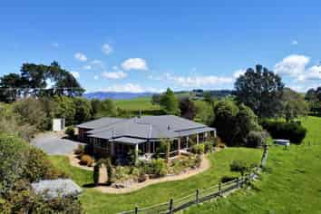 902 Fairview Road, Claremont