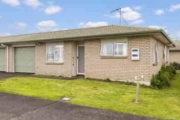 8/8 Village Place, Tuakau