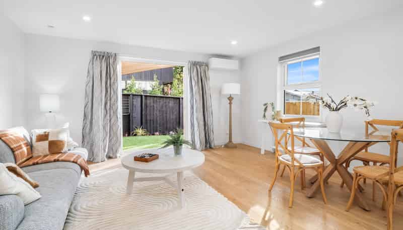 2/65 Stanmore Road, Linwood