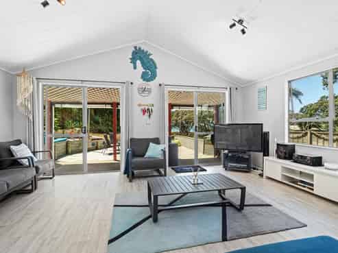 143 Oakura Road, Oakura