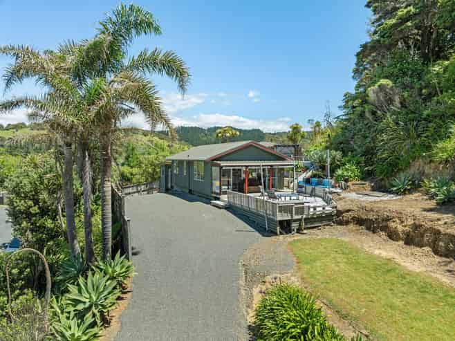 143 Oakura Road, Oakura