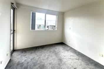 80c Michael Jones Drive, Flat Bush