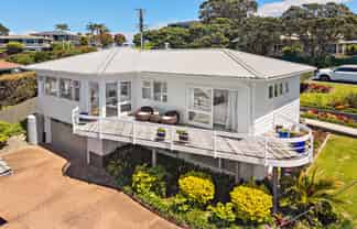 1/1 Eastcliffe Road, Castor Bay