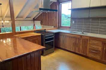 10 Jays Road, Titirangi