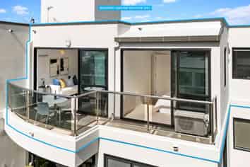 5H/175 Hurstmere Road, Takapuna