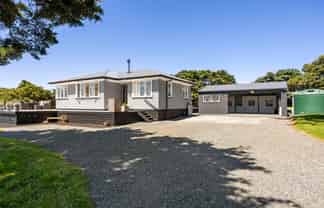 1423 Awhitu Road, Pollok