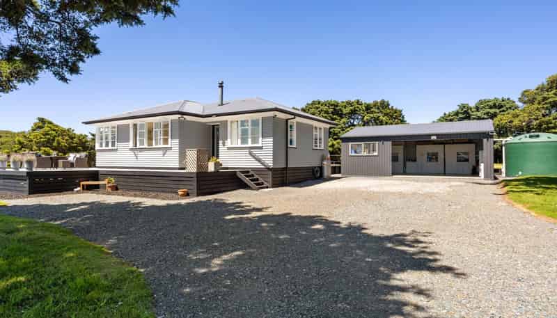 1423 Awhitu Road, Pollok