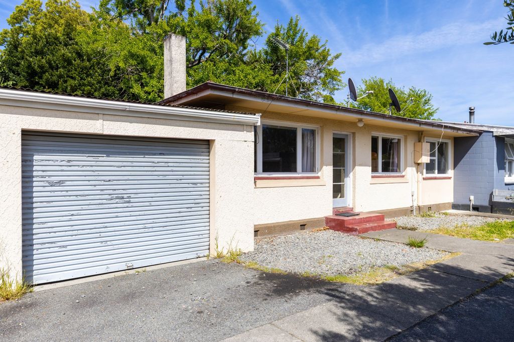 Affordable living, walk to everything 2