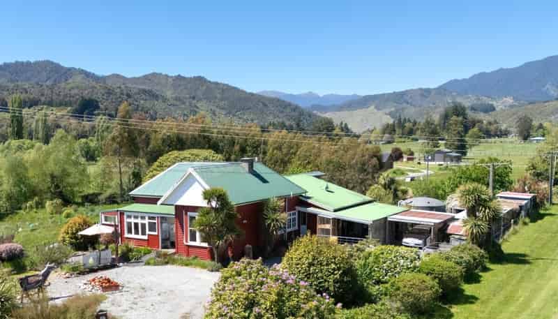 28 Grey Street, Murchison