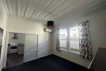 37 Douglas Street, Saint Kilda