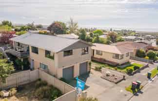 11 Burnett Street, Oceanview