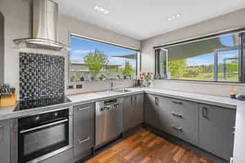 44 Briar Crescent, Alexandra