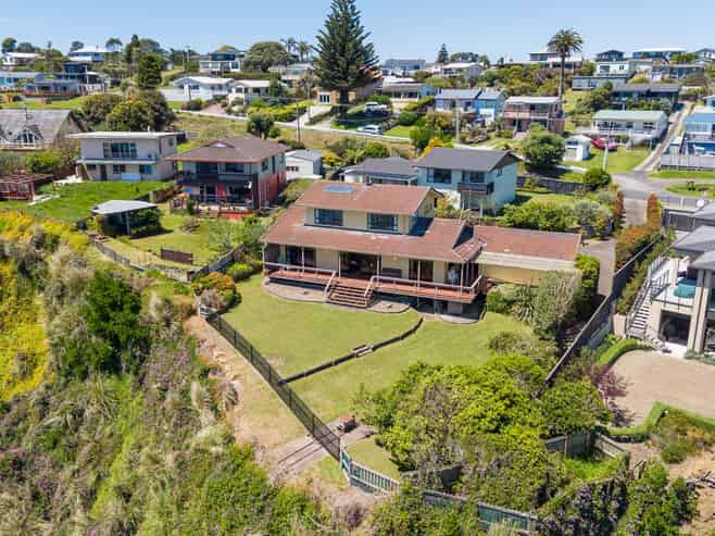 84 Town Point Road, Maketu