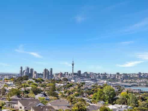 204/19 Rawene Road, Birkenhead