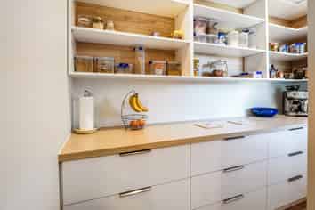 8 Whitehorn Drive, Lincoln