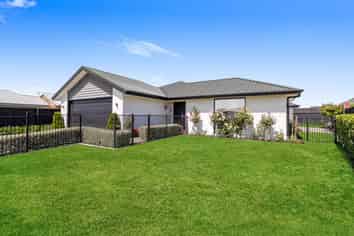 8 Whitehorn Drive, Lincoln