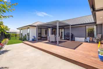 8 Whitehorn Drive, Lincoln