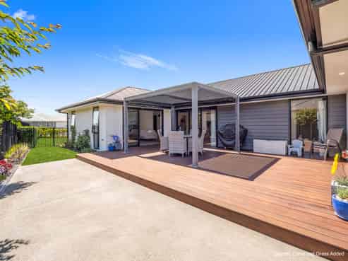 8 Whitehorn Drive, Lincoln