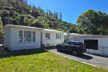 52 Sunny Grove, Wainuiomata