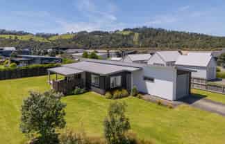 42 Longreach Drive, Cooks Beach