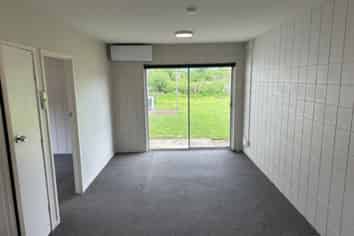 2/17 Woodbine Avenue, Greenlane