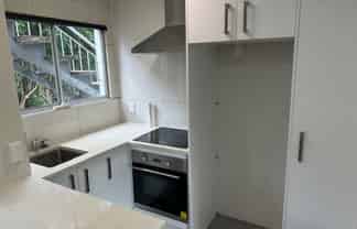 2/17 Woodbine Avenue, Greenlane