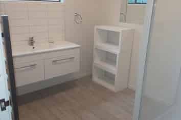 1/9 Thorburn Avenue, Red Beach