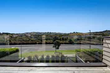 14 Arran Point Parade, Orewa