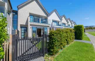 14 Arran Point Parade, Orewa