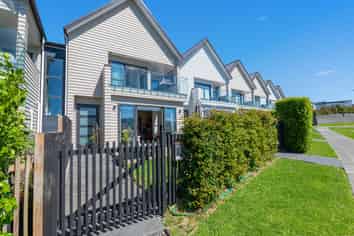 14 Arran Point Parade, Orewa